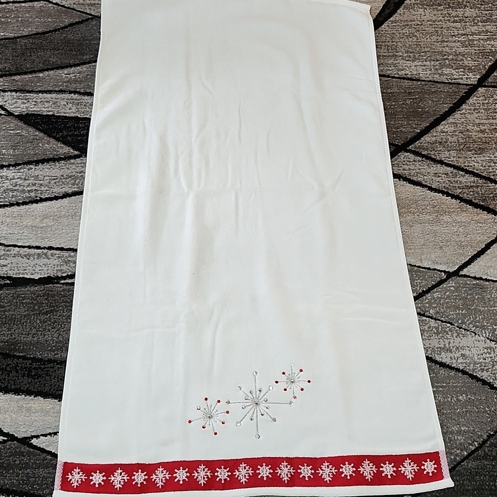 WISH FOR JOY EMBROIDERED RHINESTONES SNOWFLAKES 2-PC DISPLAY TOWEL SET - Picture 9 of 12